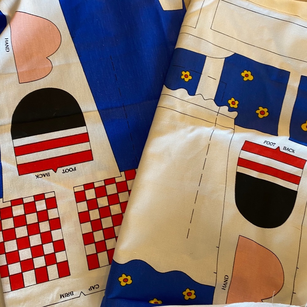 Vintage Raggady Ann and Andy Backpack Sewing Kit - Picture 3 of 3